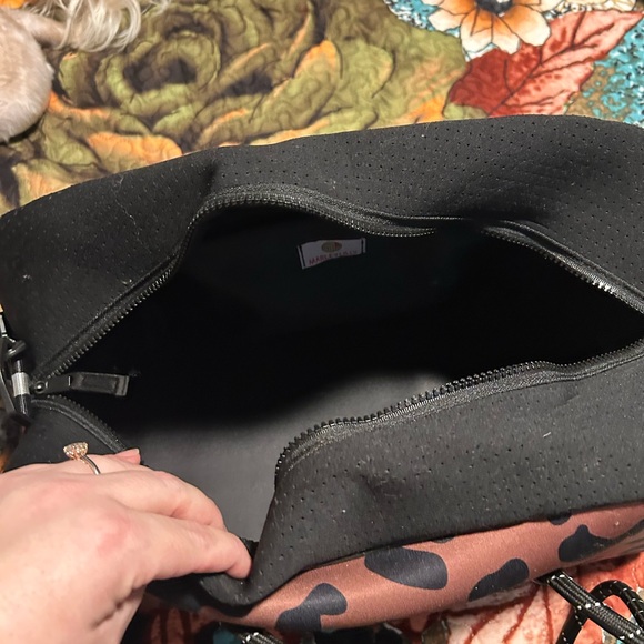 Stylish Leopard Print Bag - Picture 2 of 3